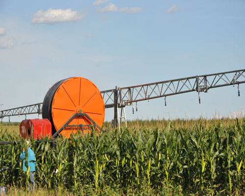 電動(dòng)噴灌機(jī)節(jié)能高效，農(nóng)田灌溉必不可少